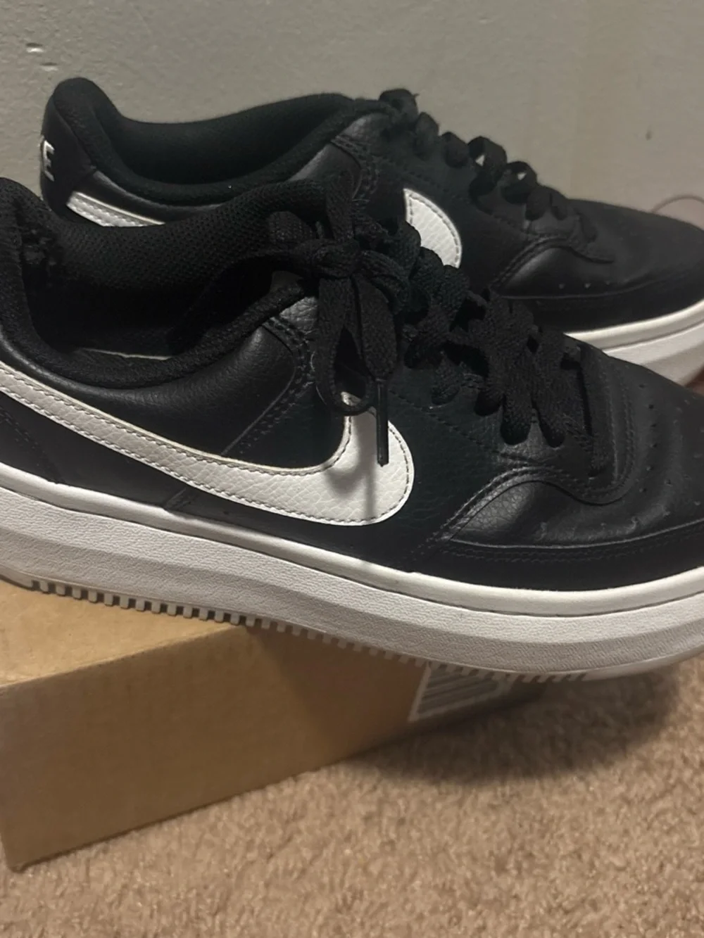 Nike Black & White Men’s Platform Low-Top Sneakers